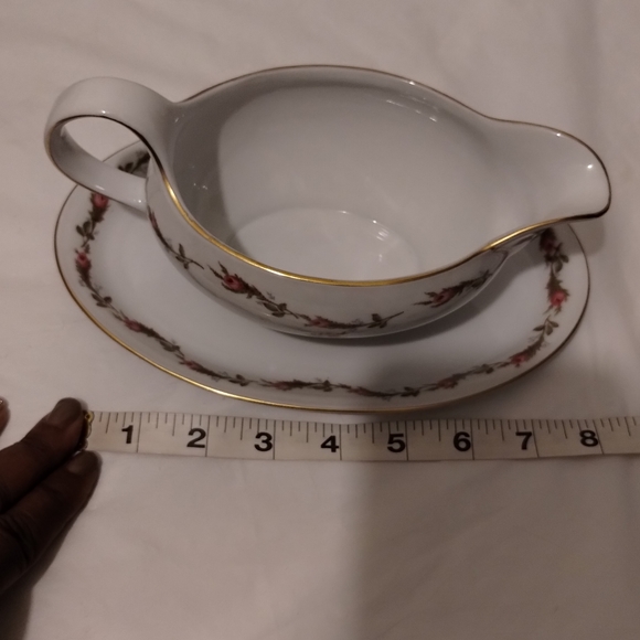 Gravy Boat W/Attached Underplate - Picture 5 of 13